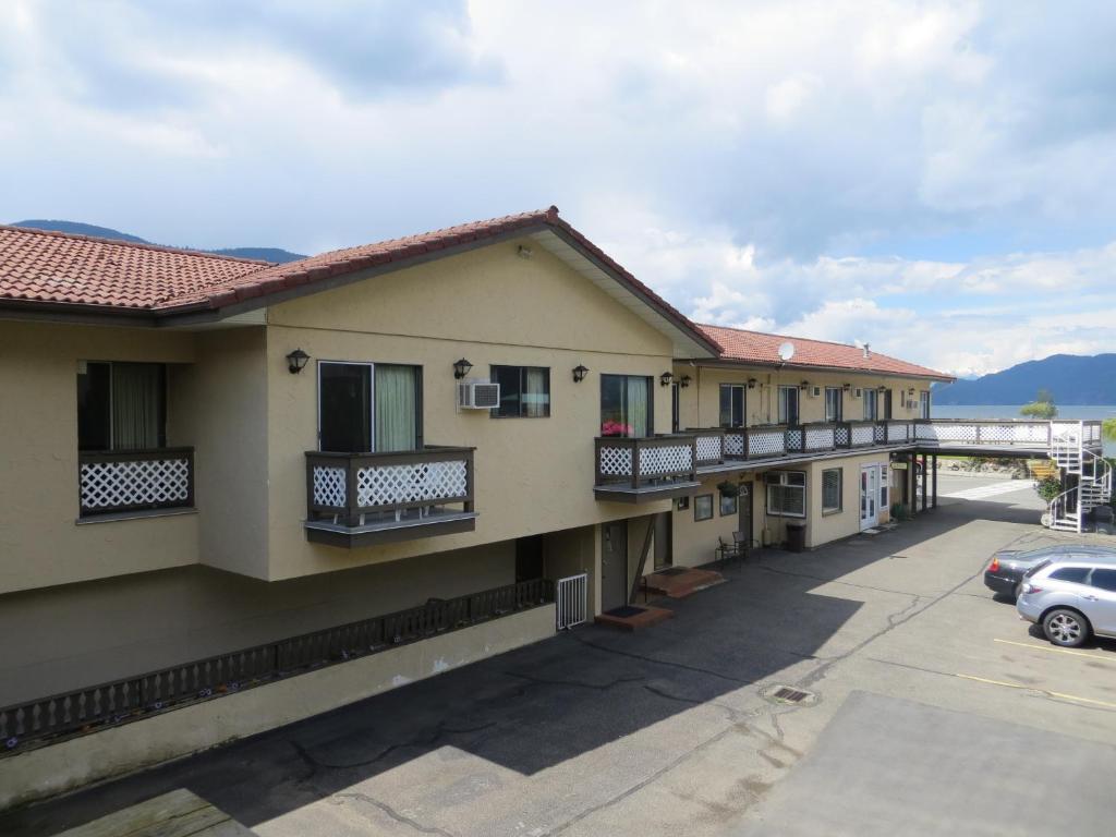 Harrison Village Motel Harrison Hot Springs Exterior photo