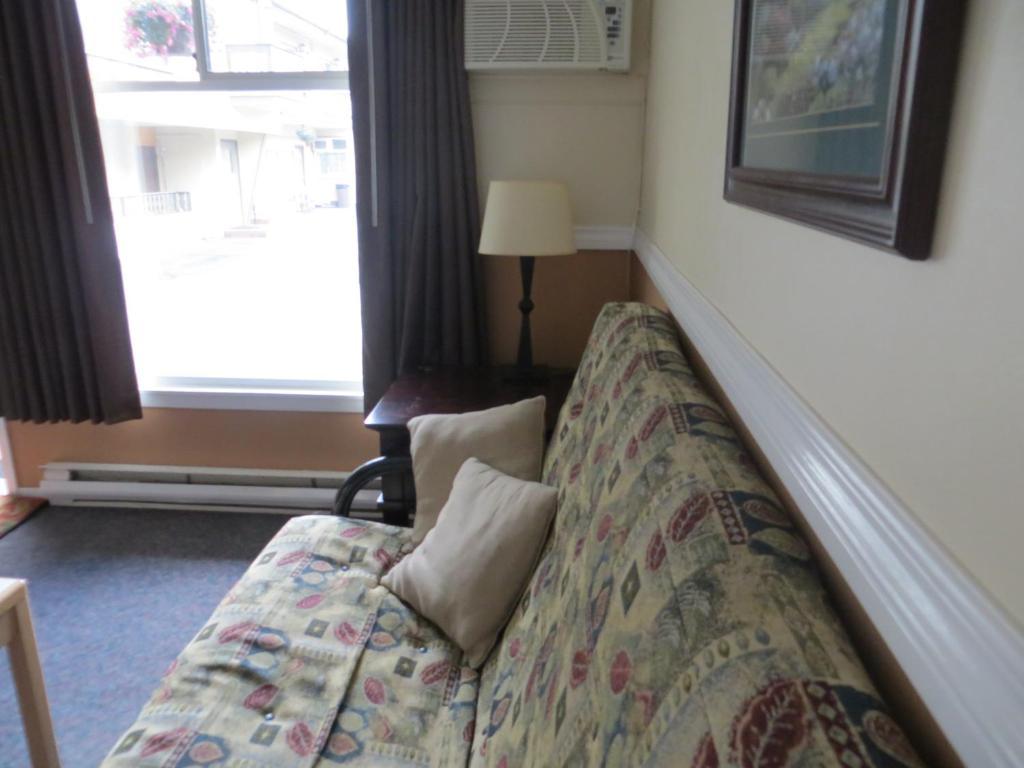 Harrison Village Motel Harrison Hot Springs Room photo