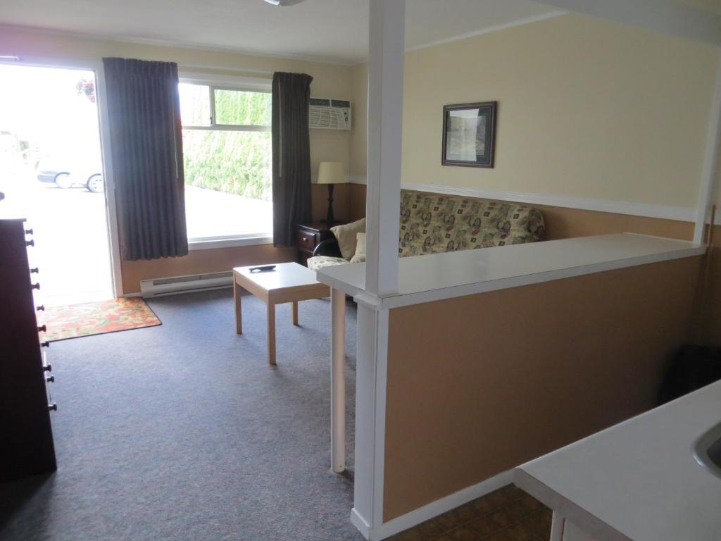 Harrison Village Motel Harrison Hot Springs Room photo